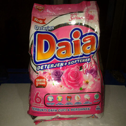 DAIA Deterjen Plus Softener Pink 8998866608725