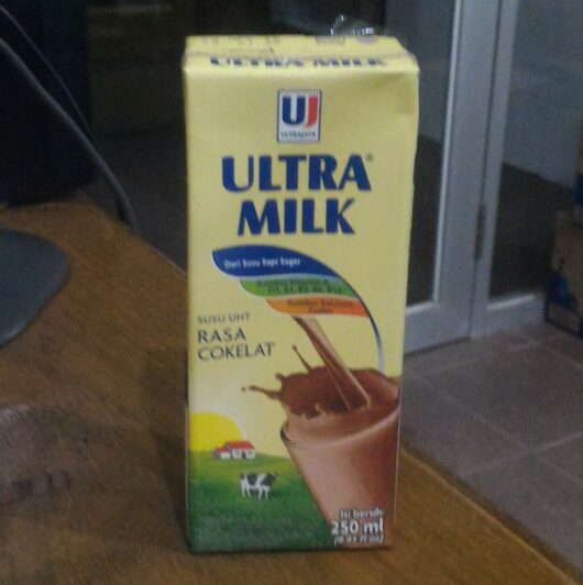 SUSU UHT ULTRA COKELAT 250ml 8998009010231